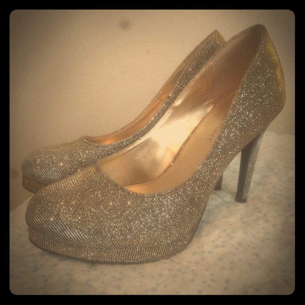 Fioni Night Heels size 8W